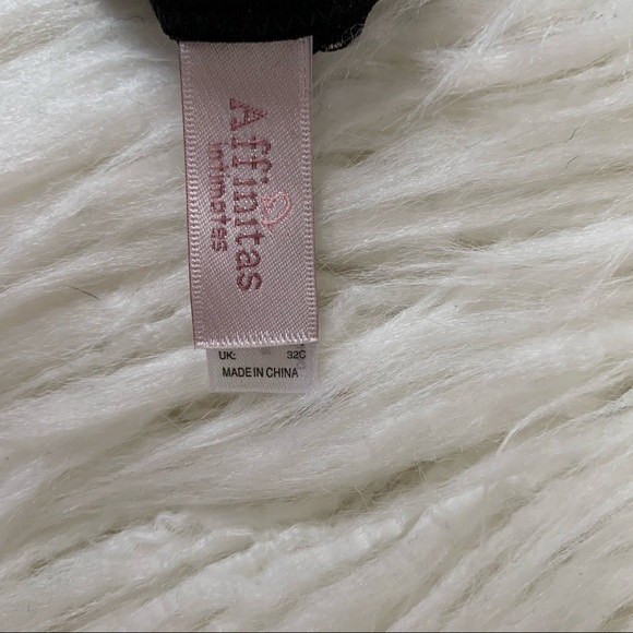 Affinitas Intimates Racerback bra black size 32C - Picture 4 of 5